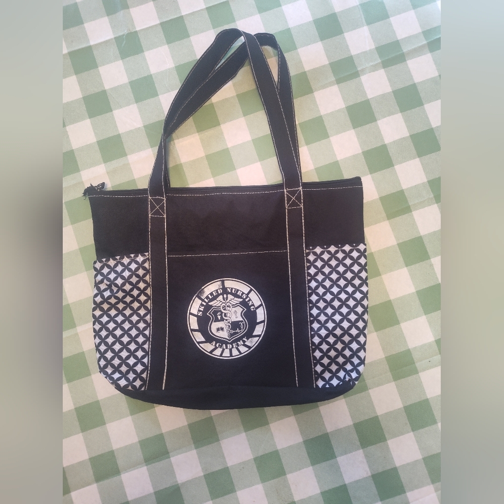 Chic Black and White Tote Bag With Zipper